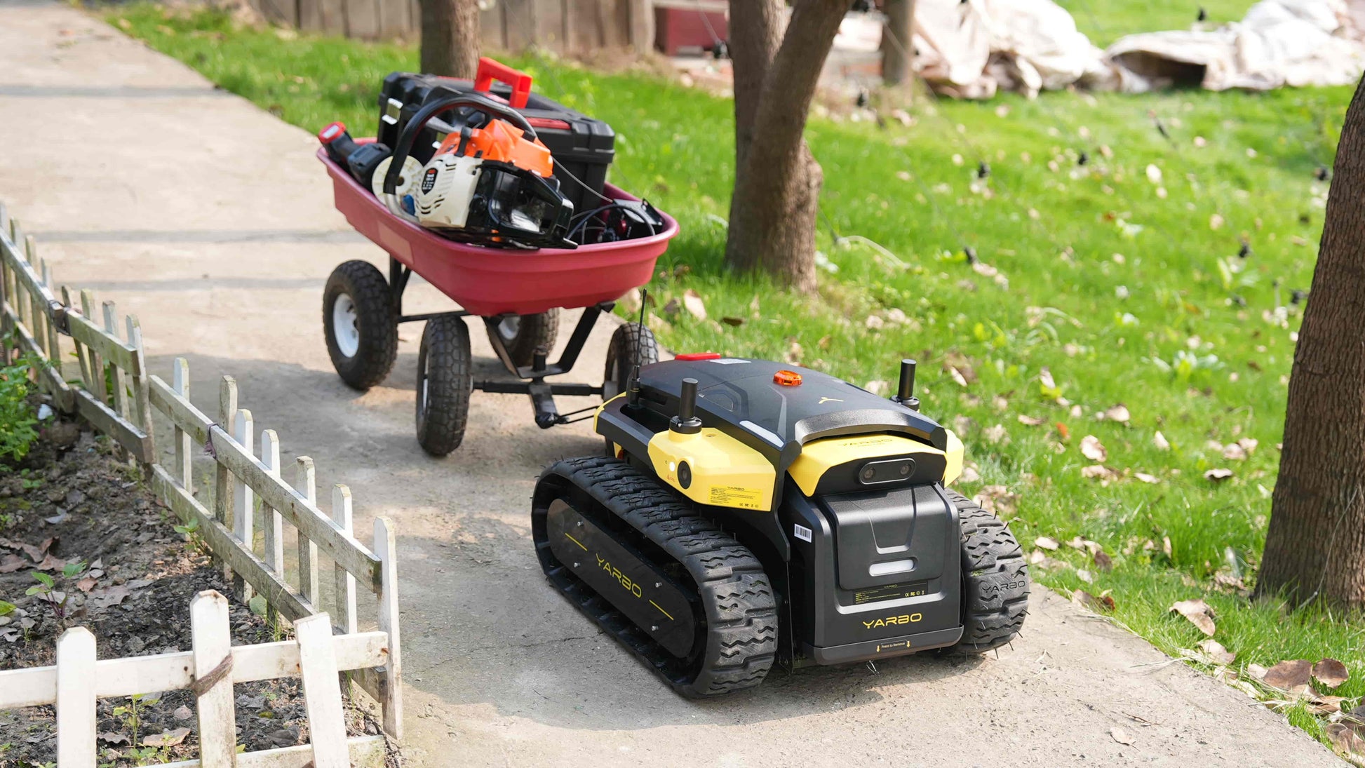 4-Season Multifunctional Robot Yarbo